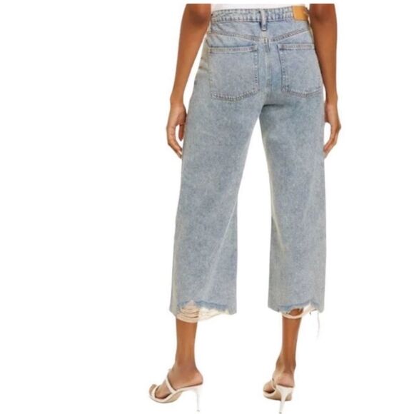 Avec Les Filles Size 26 High Rise Distressed Raw Hem Wide Leg Acid Wash Jeans - Picture 2 of 8